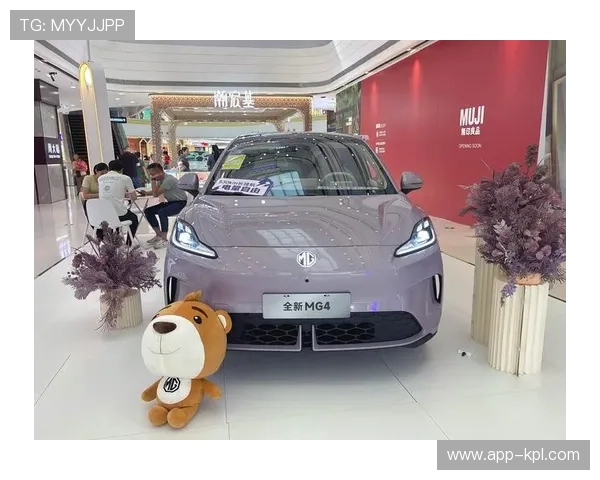 法拉利全球首聘“家族挚友”，周杰伦联名车模预售火爆